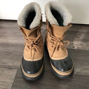 Sorel caribou winter boots - size 6